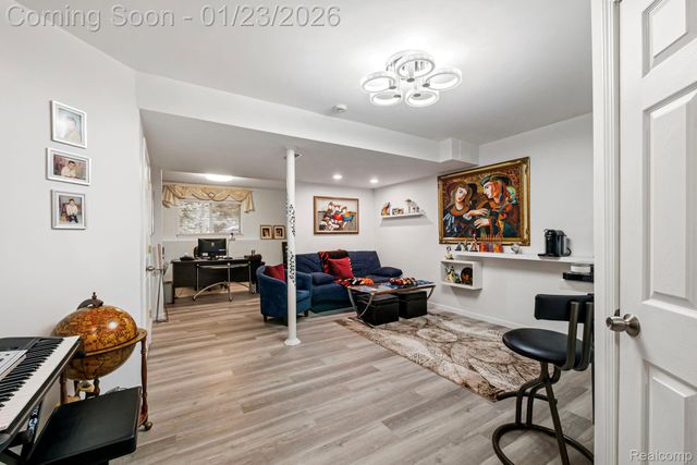 1295 Edelweiss Lane, Waterford Charter Township, MI 48327