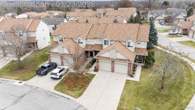 1295 Edelweiss Lane, Waterford Charter Township, MI 48327