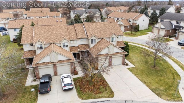 1295 Edelweiss Lane, Waterford Charter Township, MI 48327