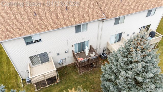 1295 Edelweiss Lane, Waterford Charter Township, MI 48327