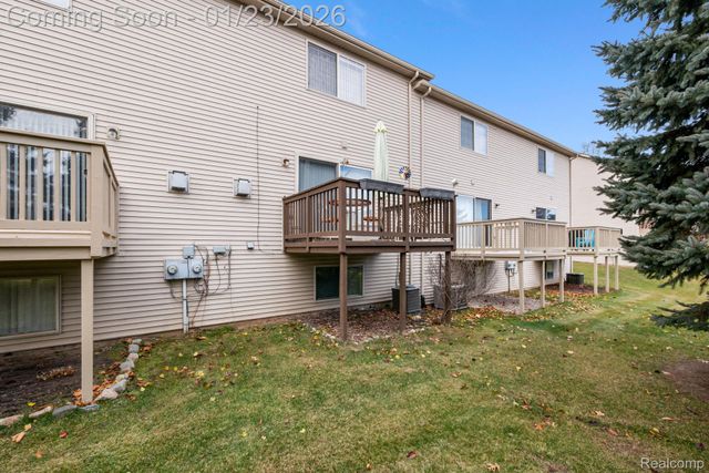 1295 Edelweiss Lane, Waterford Charter Township, MI 48327