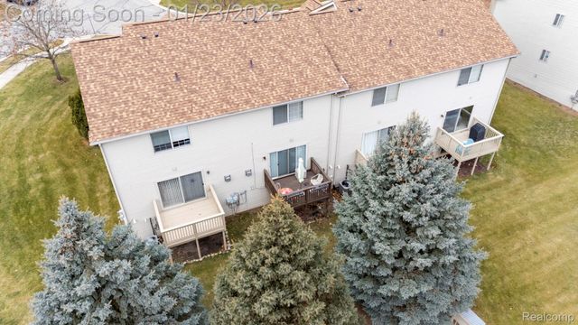 1295 Edelweiss Lane, Waterford Charter Township, MI 48327