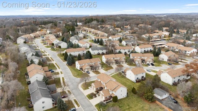 1295 Edelweiss Lane, Waterford Charter Township, MI 48327