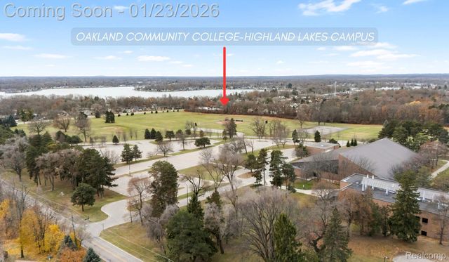1295 Edelweiss Lane, Waterford Charter Township, MI 48327