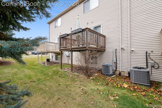 1295 Edelweiss Lane, Waterford Charter Township, MI 48327