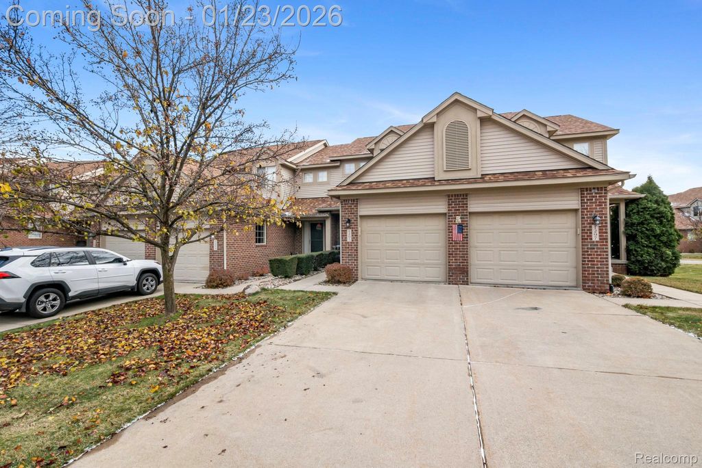 1295 Edelweiss Lane, Waterford Charter Township, MI 48327