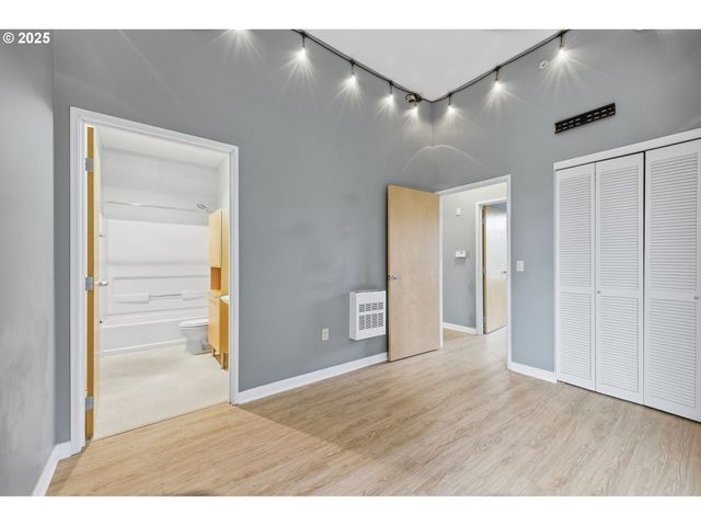 701 COLUMBIA St 103, Vancouver, WA 98660