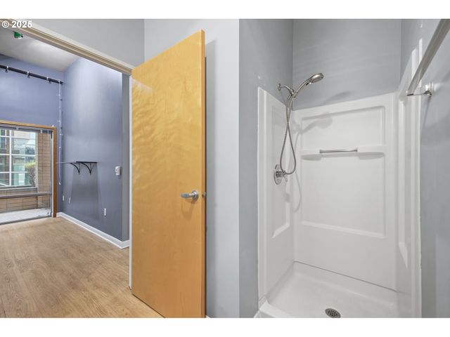 701 COLUMBIA St 103, Vancouver, WA 98660