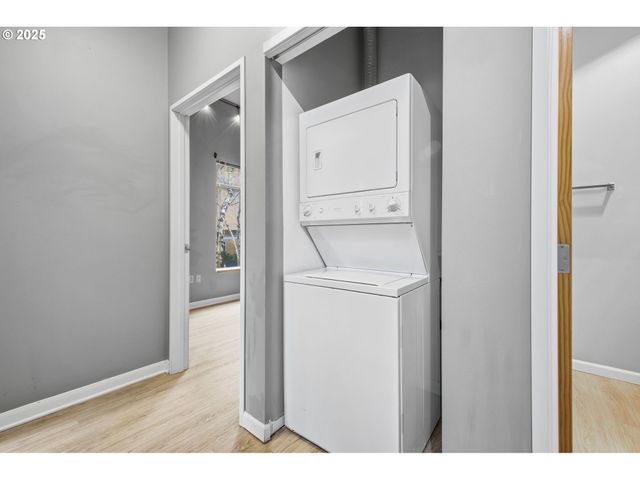 701 COLUMBIA St 103, Vancouver, WA 98660