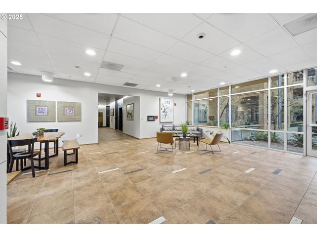 701 COLUMBIA St 103, Vancouver, WA 98660