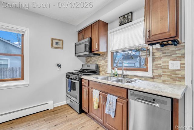 527 Turrill Avenue, Lapeer, MI 48446