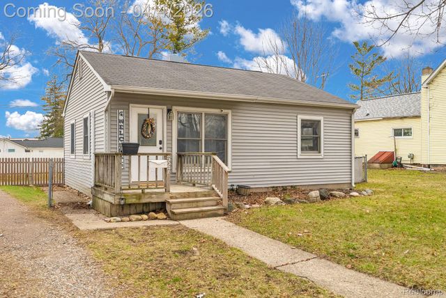 527 Turrill Avenue, Lapeer, MI 48446