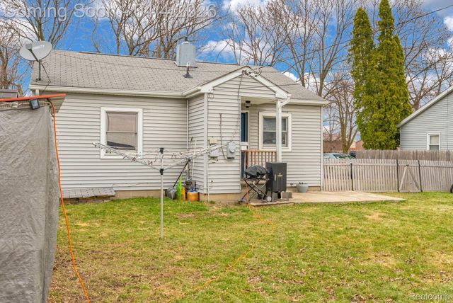 527 Turrill Avenue, Lapeer, MI 48446