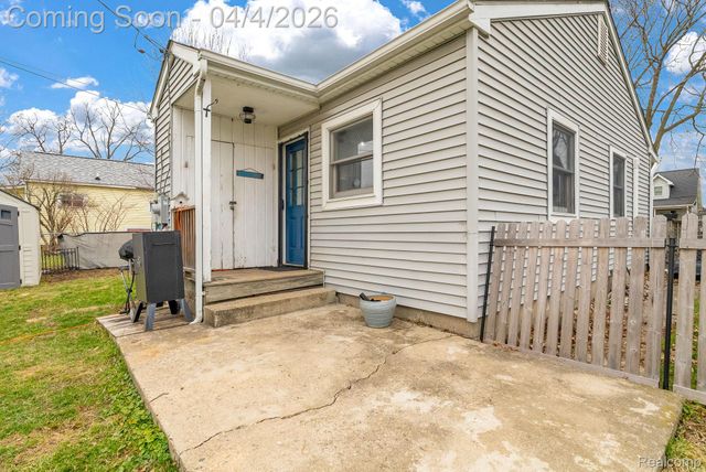 527 Turrill Avenue, Lapeer, MI 48446