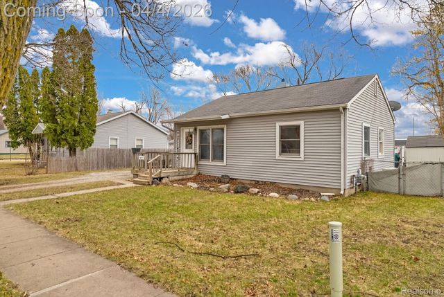 527 Turrill Avenue, Lapeer, MI 48446