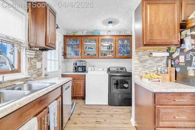 527 Turrill Avenue, Lapeer, MI 48446