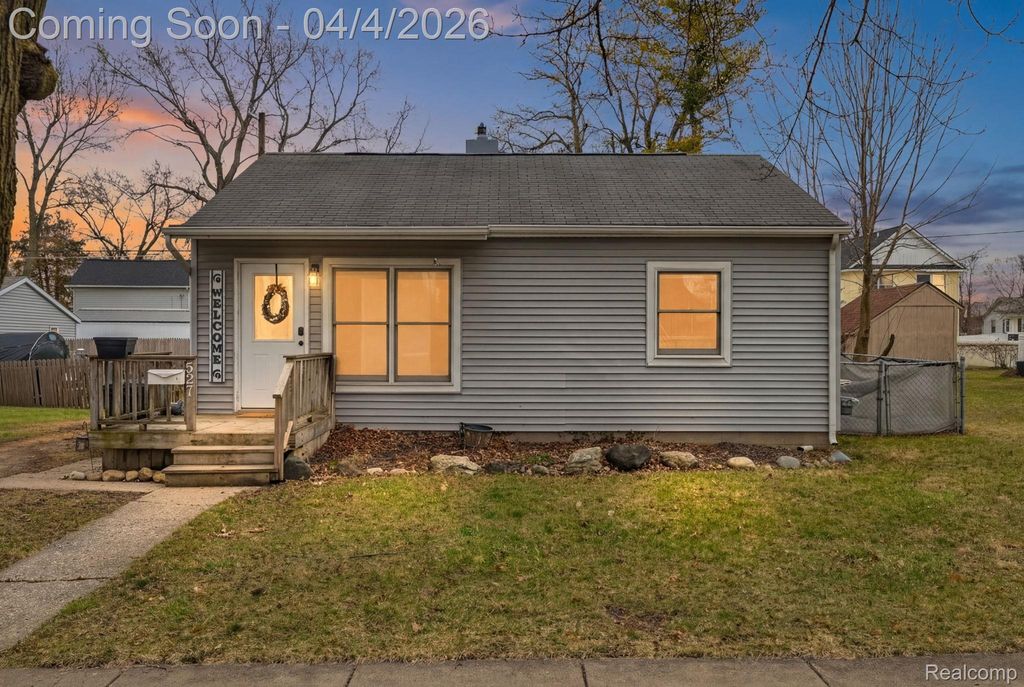 527 Turrill Avenue, Lapeer, MI 48446