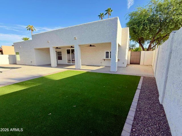 8702 E SAN ARDO Drive, Scottsdale, AZ 85258