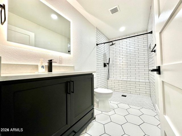 8702 E SAN ARDO Drive, Scottsdale, AZ 85258