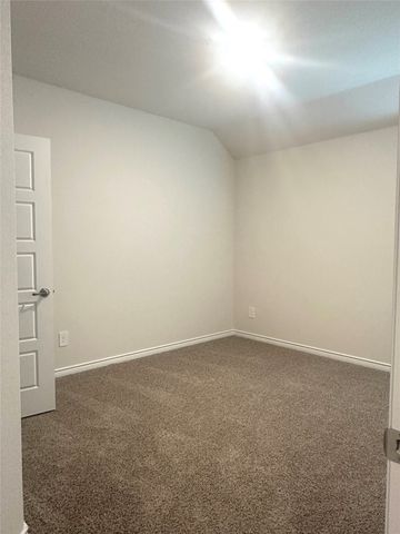 655 Divine Gardens Drive, Lavon, TX 75166