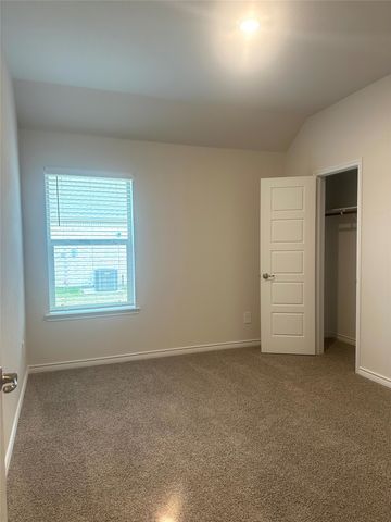 655 Divine Gardens Drive, Lavon, TX 75166