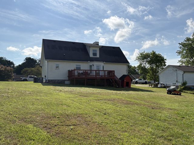 2665 Cummings Cir, Clarksville, TN 37042