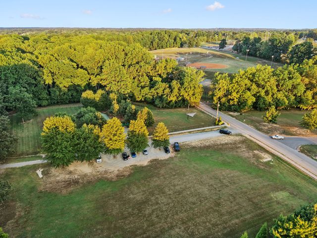 3028 Oscar Dr, White House, TN 37188