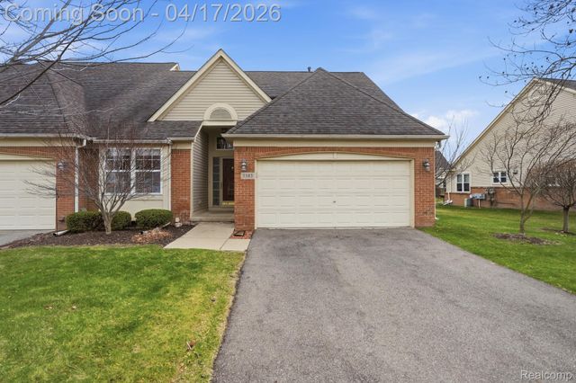 5503 Elmhurst Drive, Trenton, MI 48183