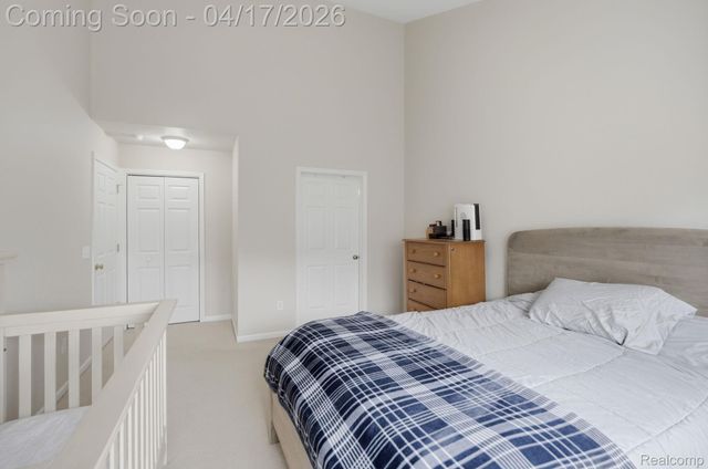 5503 Elmhurst Drive, Trenton, MI 48183