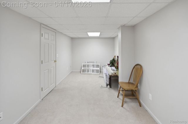 5503 Elmhurst Drive, Trenton, MI 48183