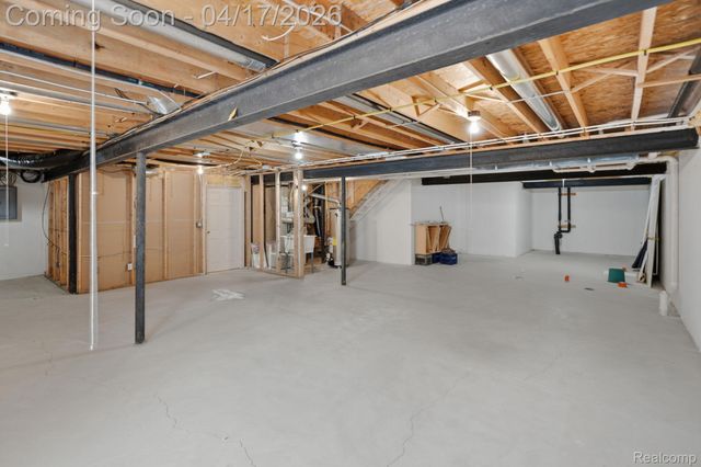 5503 Elmhurst Drive, Trenton, MI 48183