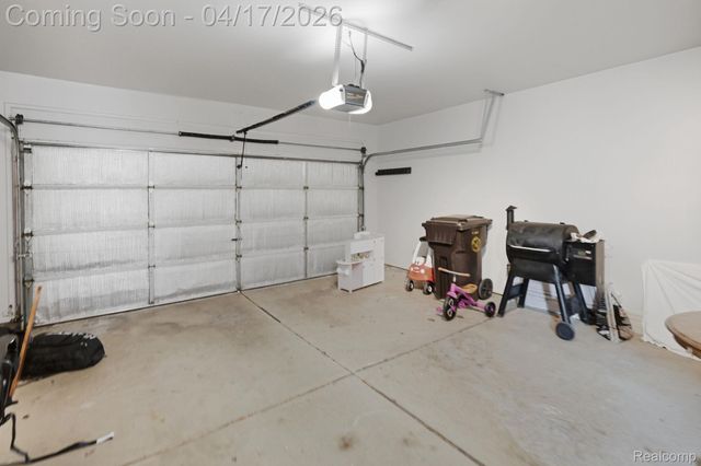 5503 Elmhurst Drive, Trenton, MI 48183