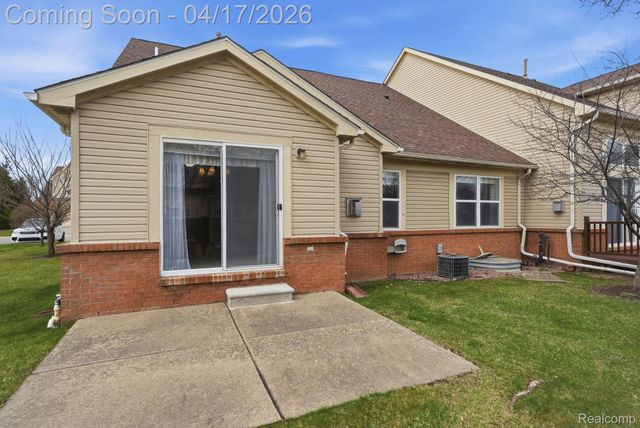 5503 Elmhurst Drive, Trenton, MI 48183