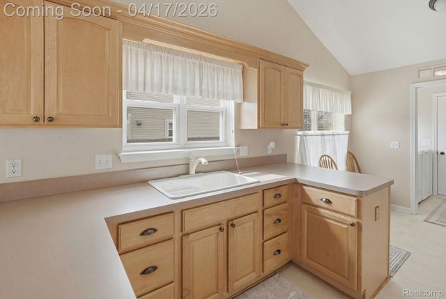 5503 Elmhurst Drive, Trenton, MI 48183