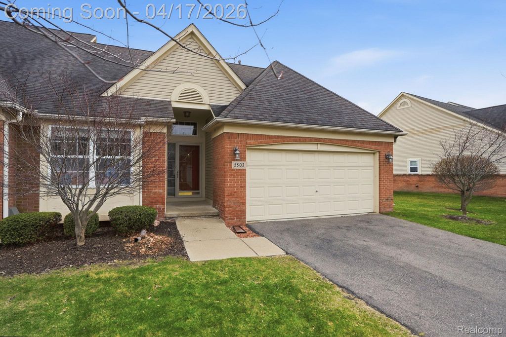 5503 Elmhurst Drive, Trenton, MI 48183