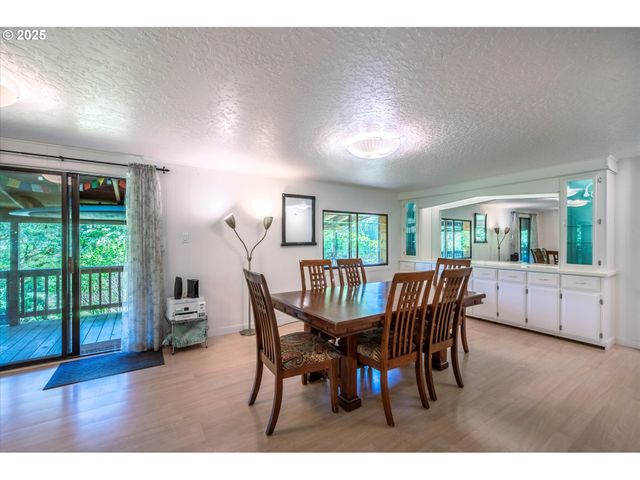 93126 SNEDDEN Ln, Coos Bay, OR 97420