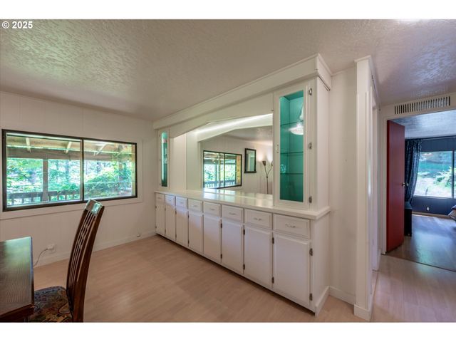 93126 SNEDDEN Ln, Coos Bay, OR 97420