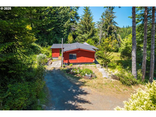 93126 SNEDDEN Ln, Coos Bay, OR 97420
