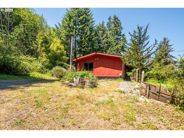 93126 SNEDDEN Ln, Coos Bay, OR 97420