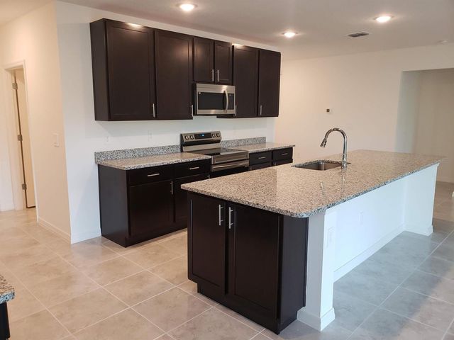 10621 SW Vasari Way, Port St. Lucie, FL 34987