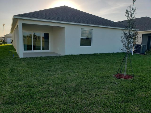 10621 SW Vasari Way, Port St. Lucie, FL 34987