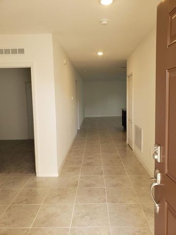 10621 SW Vasari Way, Port St. Lucie, FL 34987