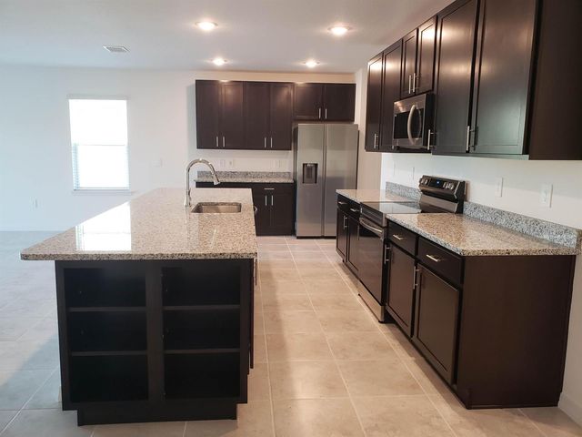 10621 SW Vasari Way, Port St. Lucie, FL 34987