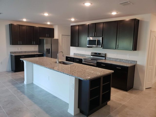 10621 SW Vasari Way, Port St. Lucie, FL 34987