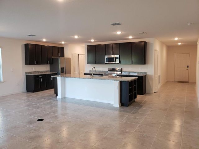 10621 SW Vasari Way, Port St. Lucie, FL 34987