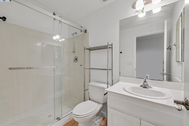 1594 Tucker St 56, Oakland, CA 94603