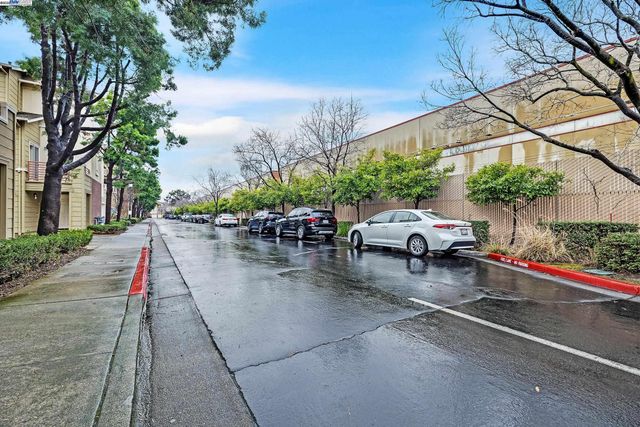 1594 Tucker St 56, Oakland, CA 94603
