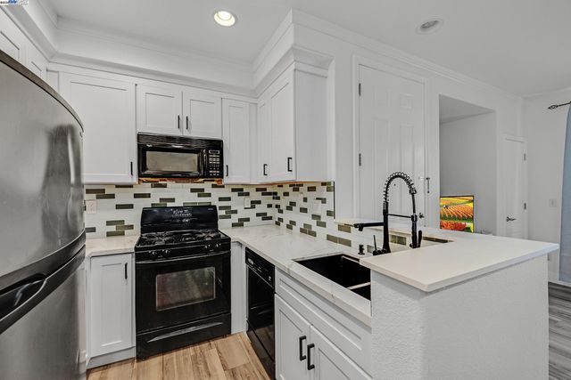 1594 Tucker St 56, Oakland, CA 94603
