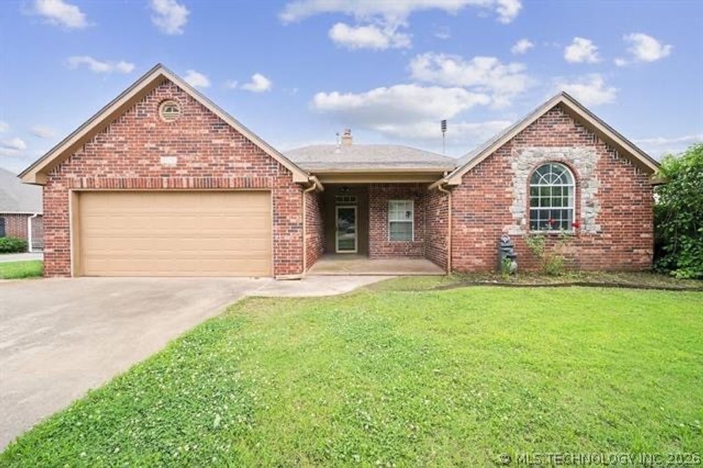 8140 Silverado Road, Claremore, OK 74019