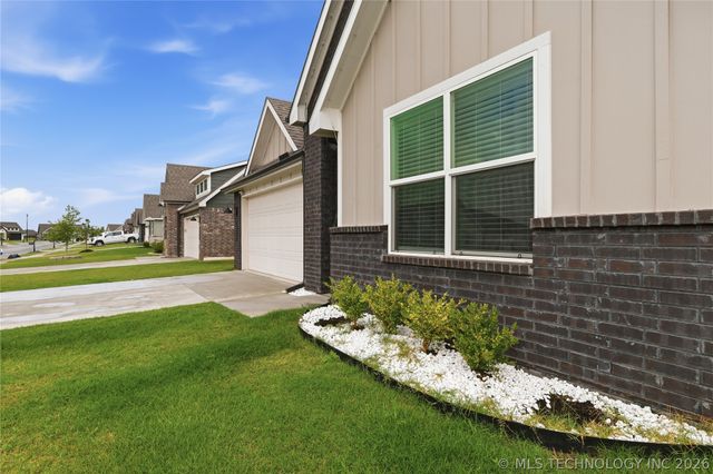 10121 E 132 Street S, Bixby, OK 74008